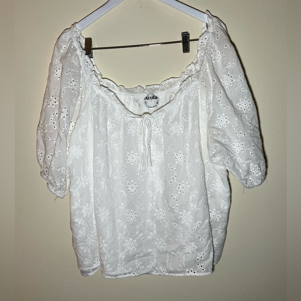 White embroidered off the shoulder blouse One size (fits plus size)
